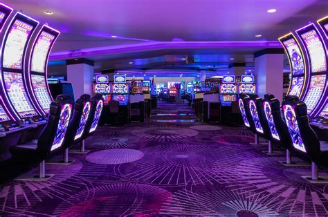 live casino floor entertainment
